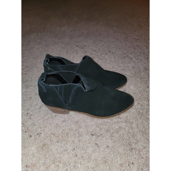 Marc Fisher Wilde Ankle Booties size 8 1/2 M Black Suede Block Heel - Picture 2 of 7